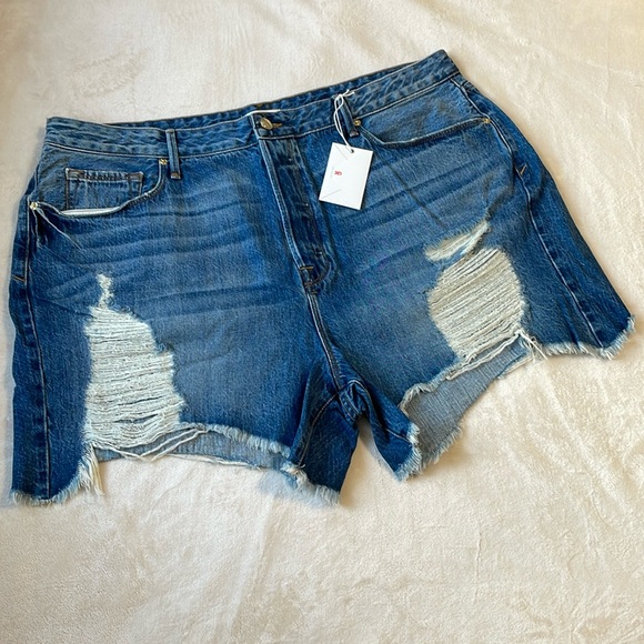 NEW Good American The Bombshell Short Cut Off Jean Shorts Size 18 - Picture 3 of 10